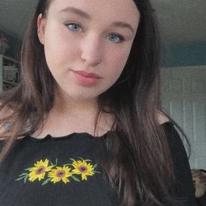 Meet your Posher, Ainsley